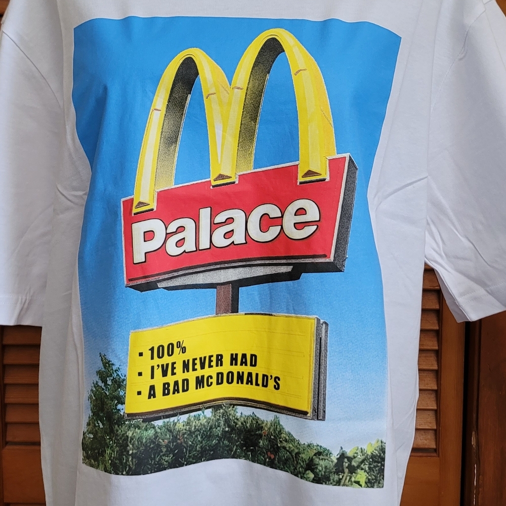 NWT Palace x McDonald's Sign Skateboard White T-shirt Size Large - Picture 2 of 6